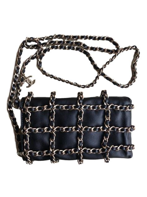 chanel clutch with chain 2020.